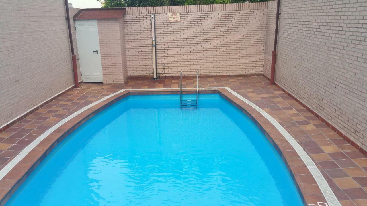 Adosado Con Piscina Y Jardin En Laredo A 100 Mtrs De La Playa Villa Exterior photo